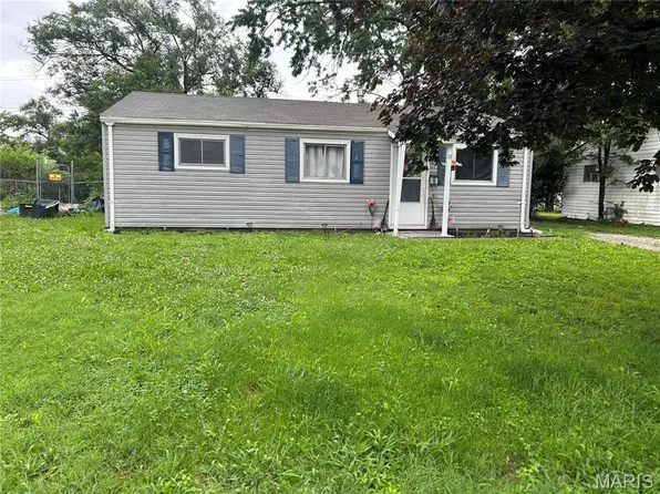 15 Saint Lambert Dr, Cahokia, IL 62206