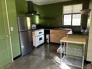 123B Sharon Rd #B — Photo 4