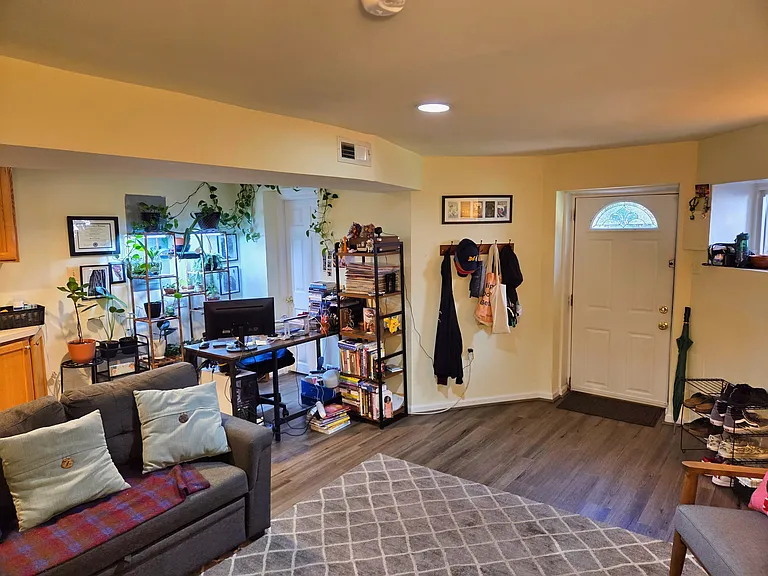 1361 Parkwood Pl NW #B — Photo 4