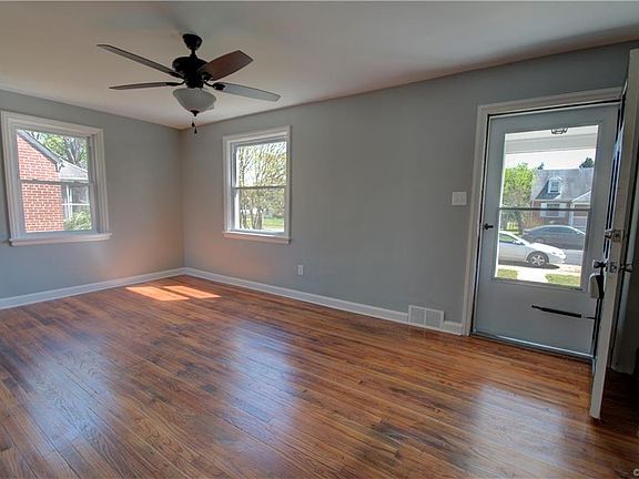 4th image of 1016 Nelson St