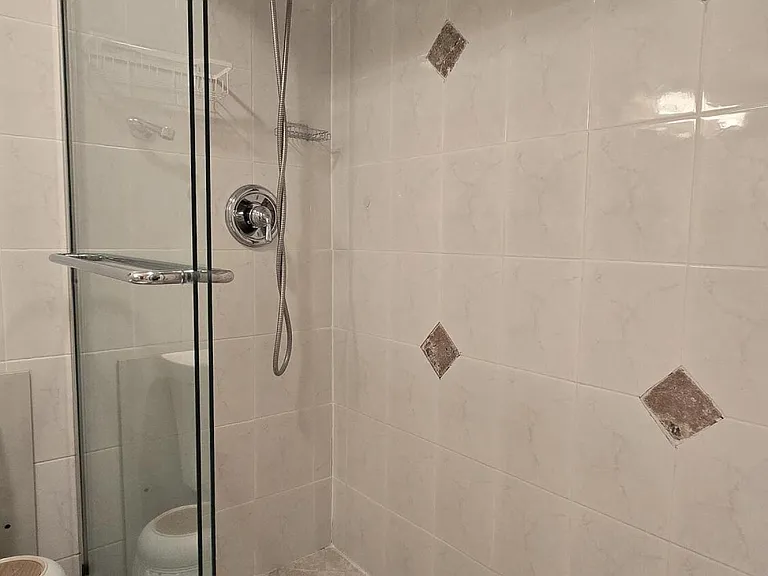 1161 Hillsboro Mile #107 — Photo 38