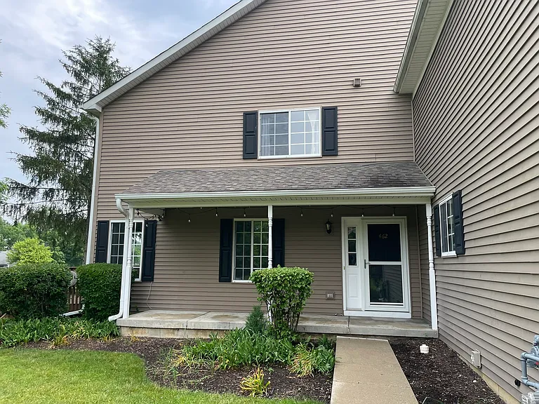 462 Village Creek Dr #1 — Photo 1