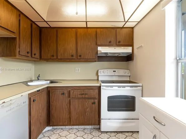 6051 NW 61st Ave APT 307, Fort Lauderdale, FL 33319