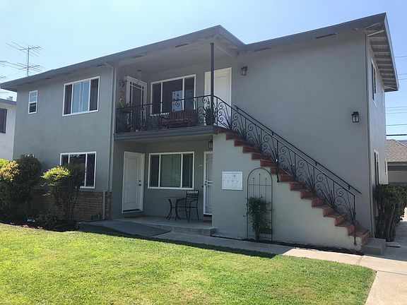 Small 4-plex community...every apartment is an end-unit! Better privacy!