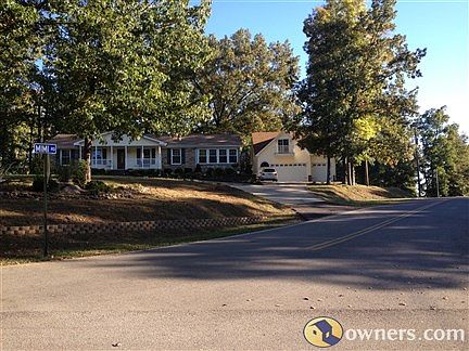 2/3 bedroom  House with 3 car detached garage