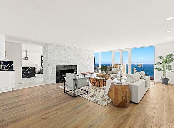 2nd image of 2129 W Paseo Del Mar