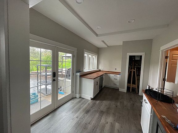 4th image of 7790 Parkwood Dr
