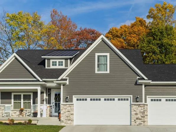4540 N Triple Crown Dr, Bloomington, IN 47404