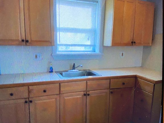 2nd image of 3708 Fairmount Ave Floor 3