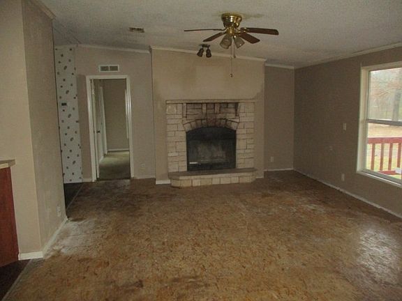 3rd image of 1605 Abbie Ln