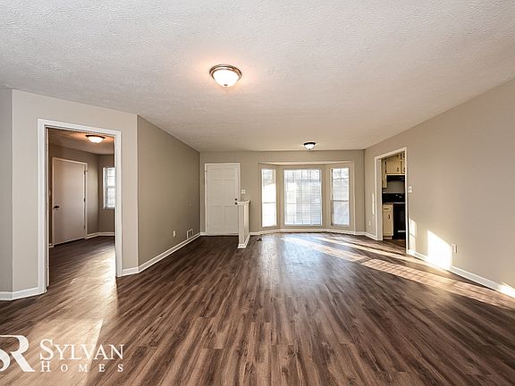 3rd image of 65 Meadowbrook Dr