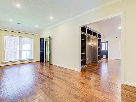 5th image of 3227 Barkers Forest Ln