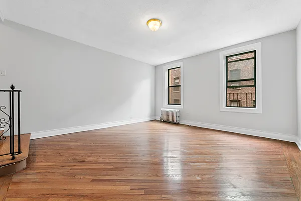 Rented by MNS | media 7