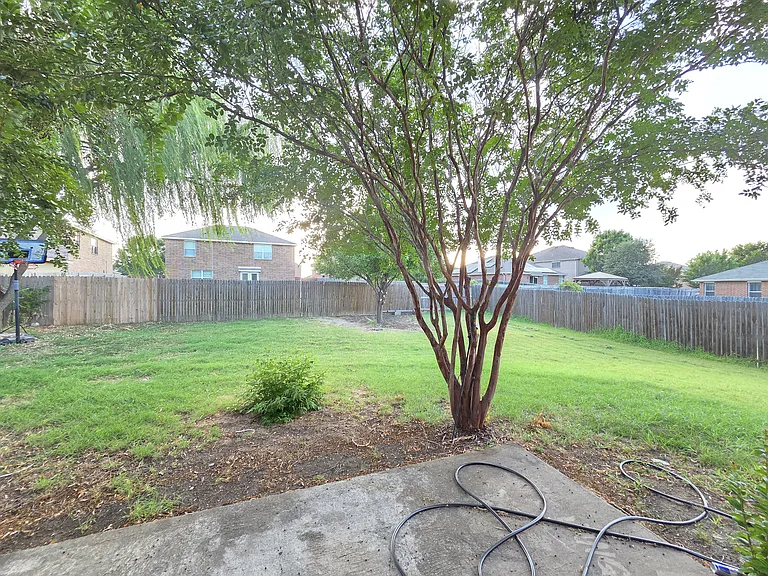 8138 Mossberg Dr — Photo 43