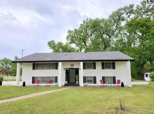 1417 E 95th Ave, Hutchinson, KS 67502