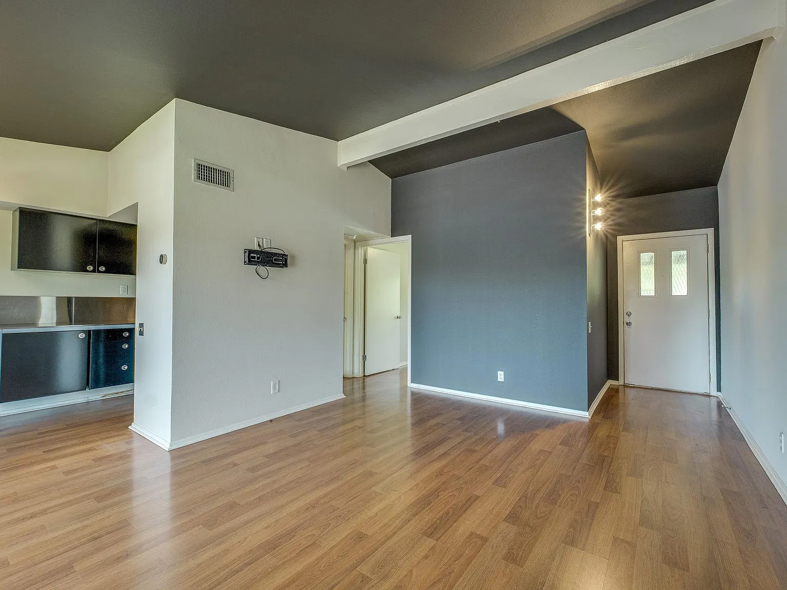 1 bed, 1.0 bath, 563 sqft, $1,450 — Photo 4
