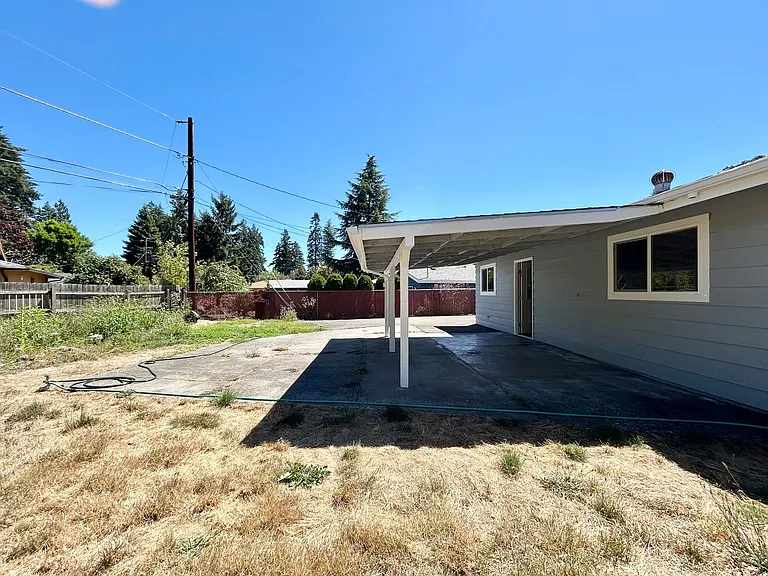 210 SW 142nd Ave — Photo 35