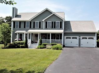 89 Chace Farm Rd, Swansea, MA 02777