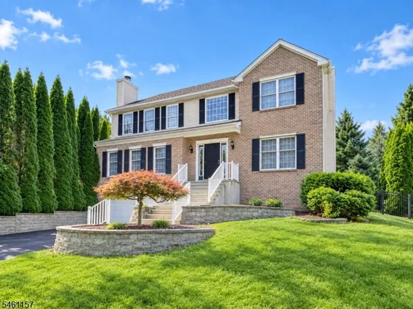 9 Bukiet Ct, Roxbury Twp., NJ 07852