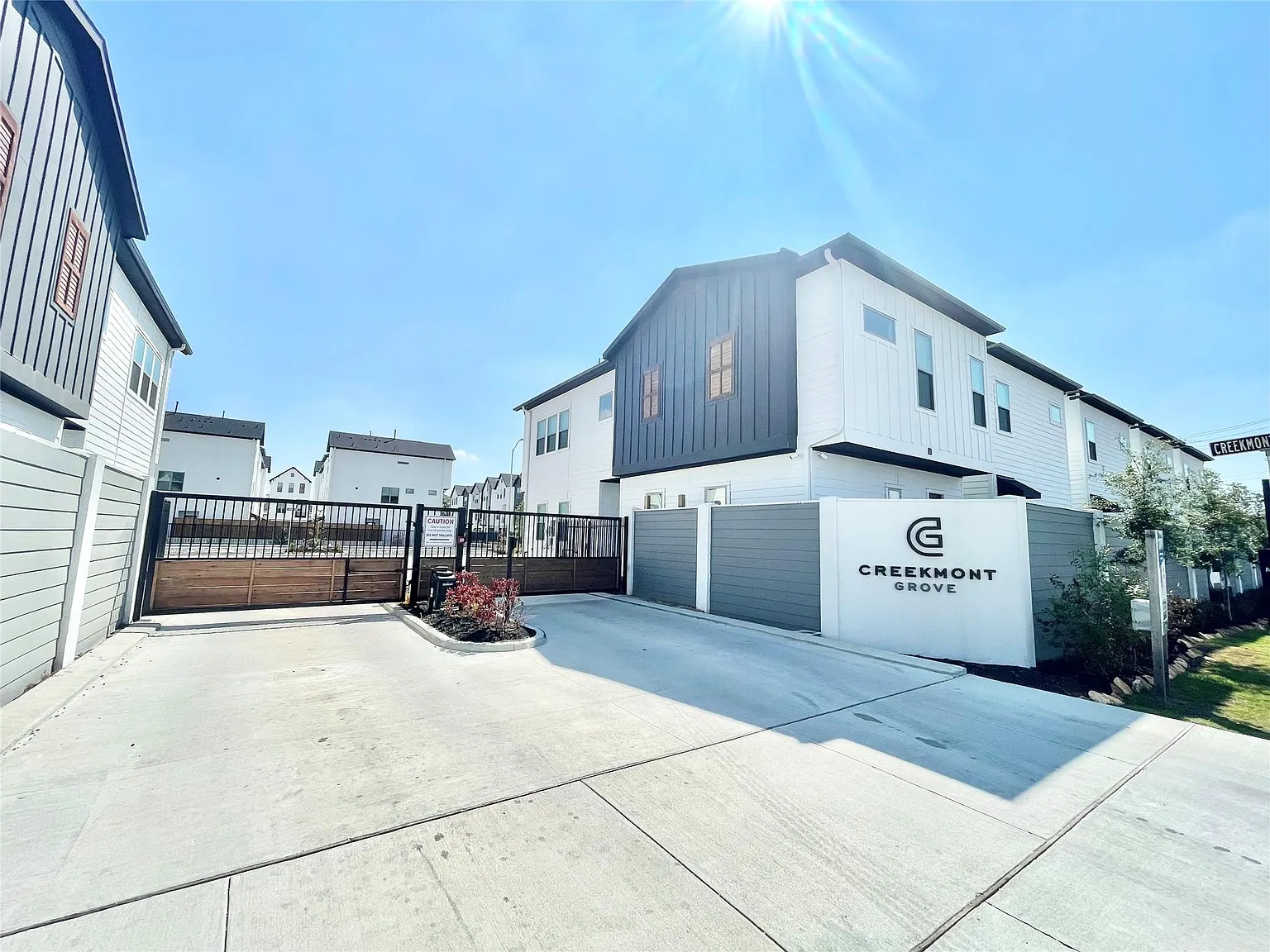 3 bed, 3.5 bath, 1778 sqft, $2,775 — Photo 3