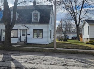 321 Mill St, Algoma, WI 54201