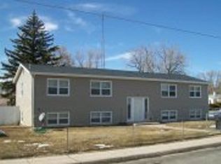 916 Hot Springs Ave APT B, Cheyenne, WY 82001
