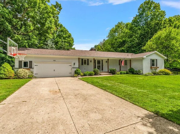 7720 House Ct NE, Belmont, MI 49306