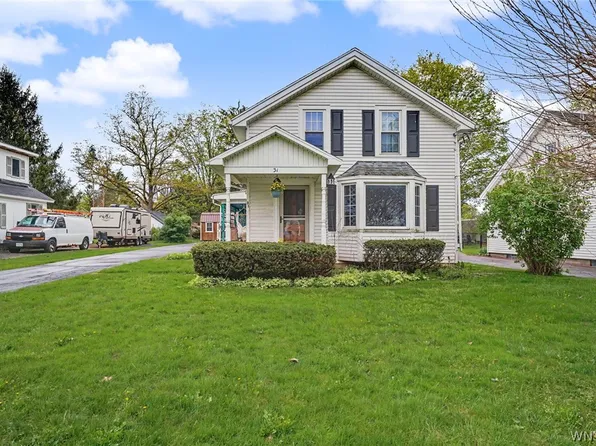 31 Pearl St, Holland, NY 14080