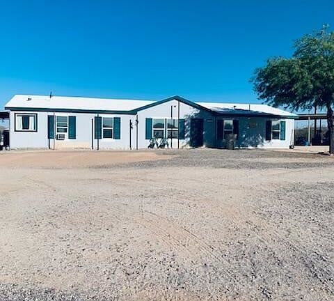 2nd image of 1089 N Emily Ln