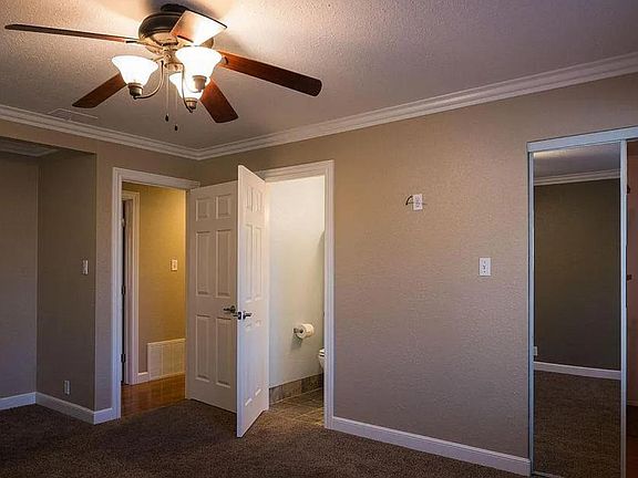 3rd image of 1821 Briarwood Dr