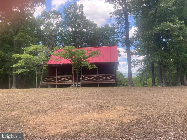 917 Crossings View Rd, Paw Paw, WV 25434