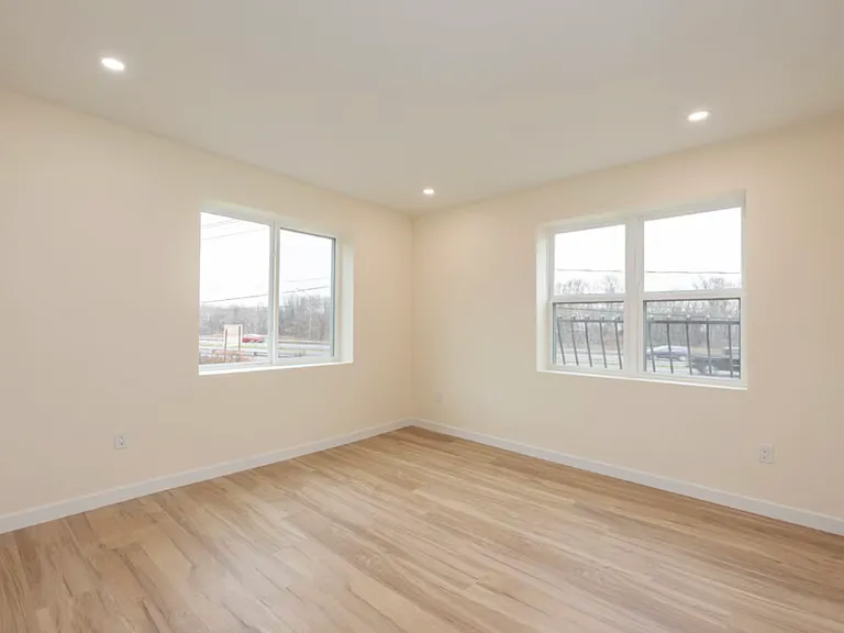 141 Bridge Street Apartments — Photo 19