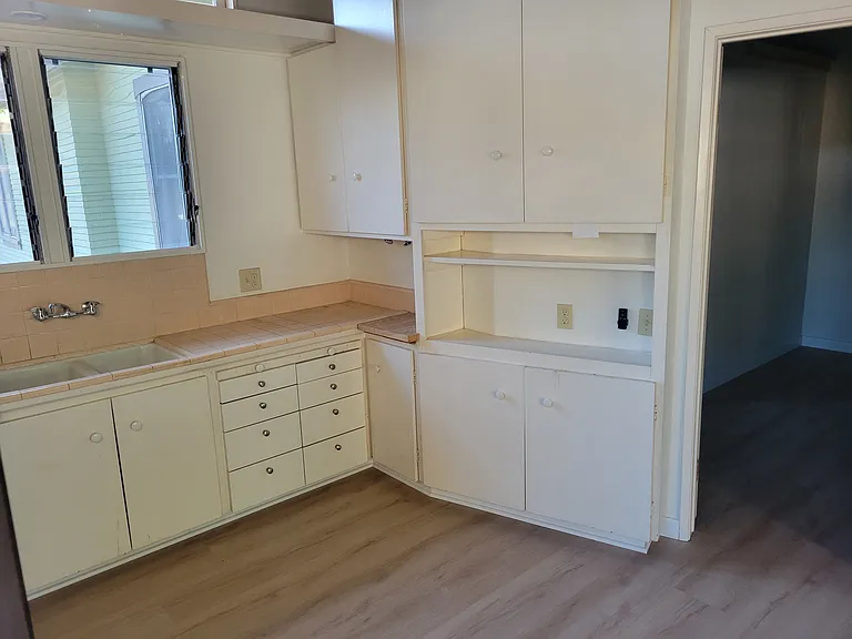 802 E Sycamore Ave #A — Photo 10