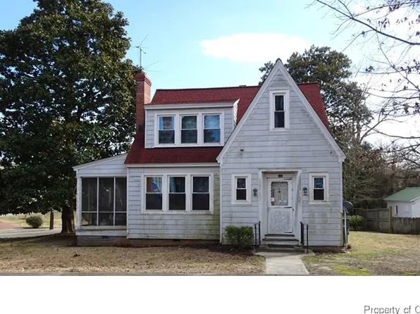 105 Wilson Ave, Wakefield, VA 23888