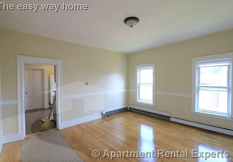 61 Bishop Allen Dr #5 — Photo 3