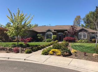 127 Walnut Pl, Phoenix, OR 97535