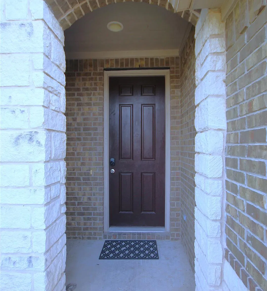 4 bed, 2.0 bath, 1870 sqft, $2,050 — Photo 2