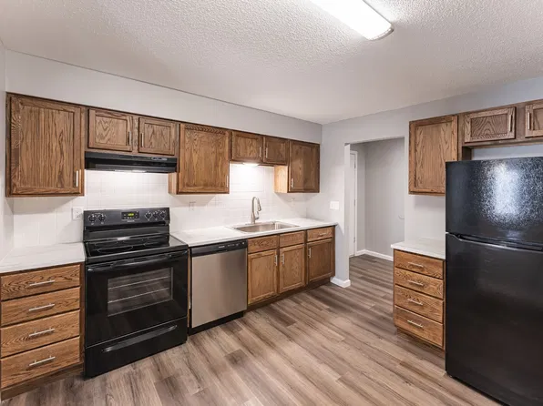 Northpark Apartments, 2021 NE Russell Rd, Kansas City, MO 64116