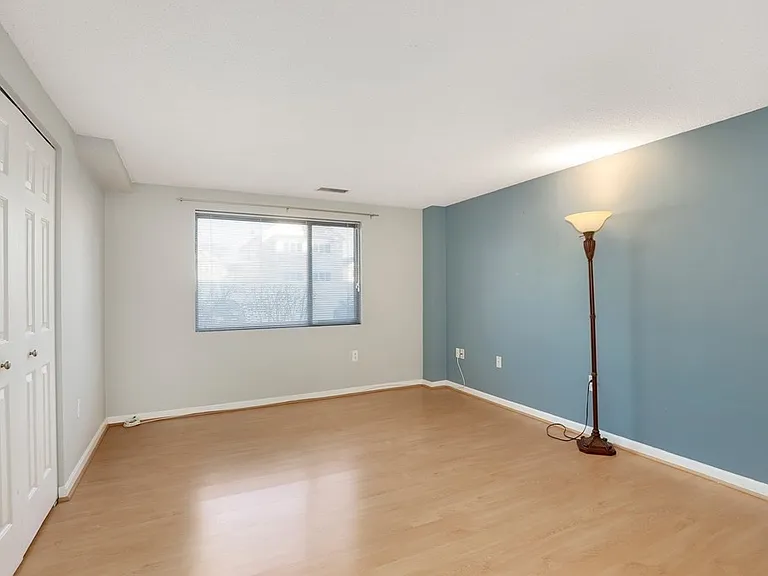 8 9th St #116 — Photo 9