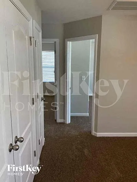 3 bed, 2.5 bath, 1815 sqft, $2,230 — Photo 3
