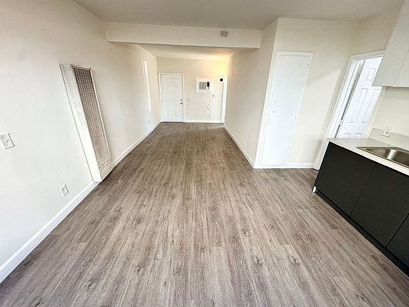 5th image of 860-864 W Colorado Blvd #864D