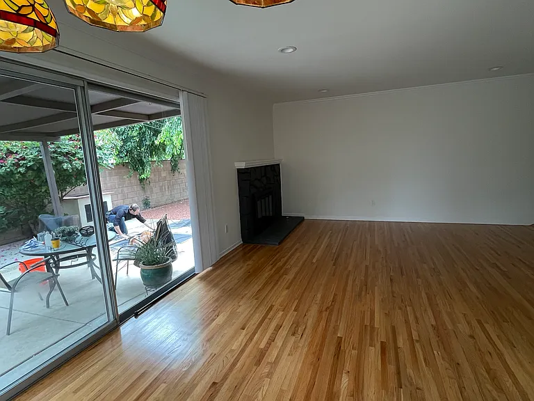 16334 Chatsworth St — Photo 3