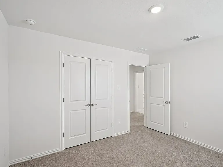522 Blanton St — Photo 9