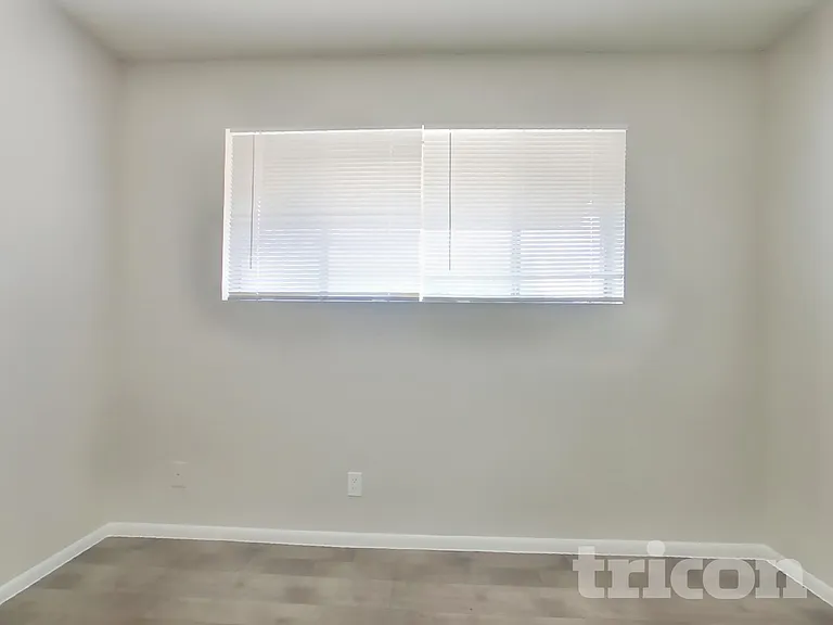 1626 W Pepper Pl — Photo 11
