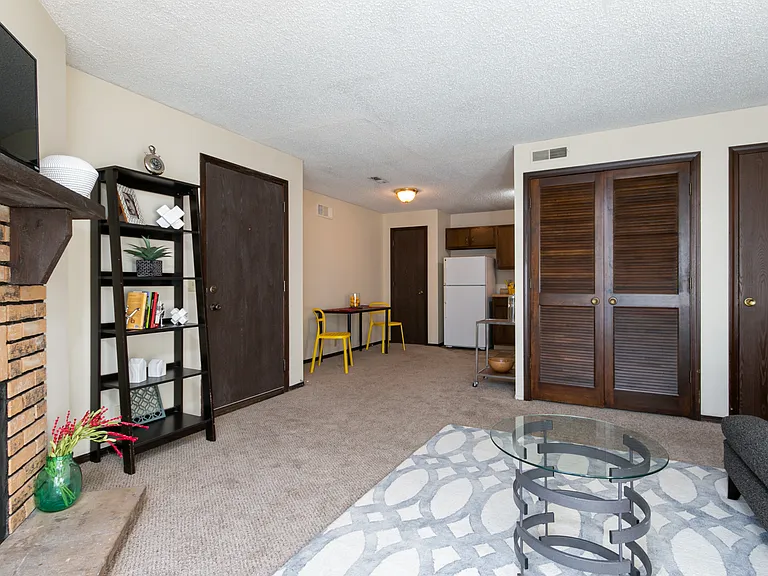 1524 McCain Ln — Photo 15