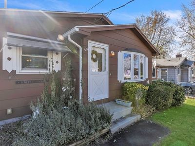 69 Polaski Ave, Chicopee, MA, 01013