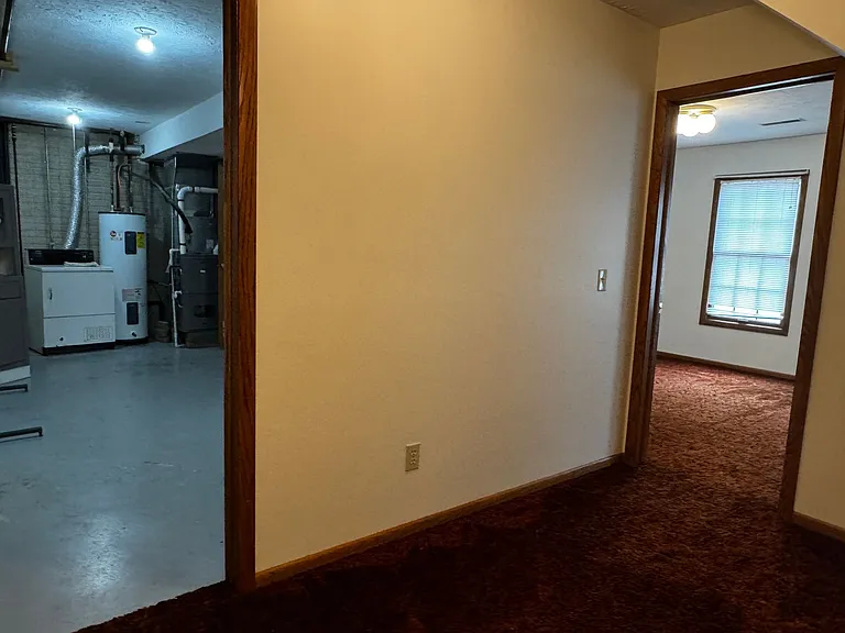 127 E Adams St #B7 — Photo 5