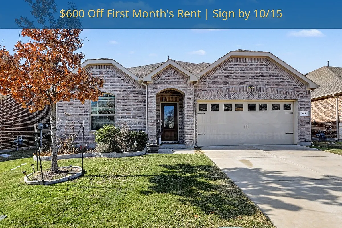 4 bed, 2.0 bath, 1870 sqft, $2,399 — Photo 1