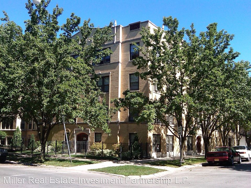 1st image of 2850 W Cullom Ave #1