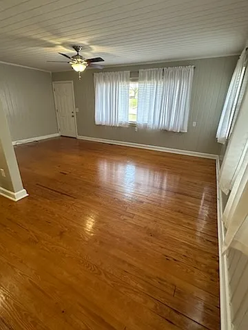102 McCormick Ave — Photo 5